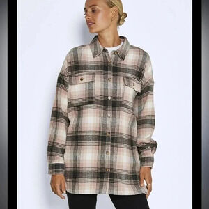 Noisy May
NMFLANNY LONG SHACKET - Button-down blouse.